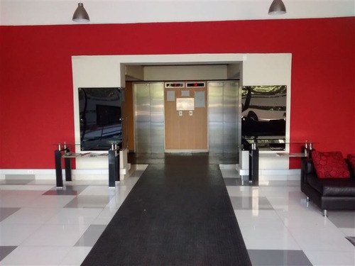 Imagen 3 de 14 de Se Vende Oficina De 2 Privados, Cercano Metro U. Catolica