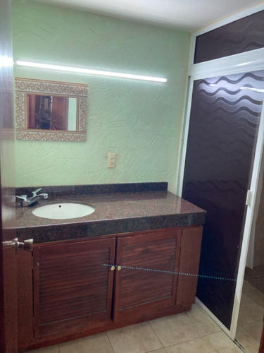 Imagen 17 de 30 de Casa En Venta En Cuajimalpa, Calle Semicerrada Y Segura, 10 Estacionamientos, Jardín Delantero