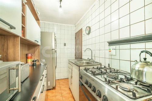 Casa En Venta De 4 Dorm. En Macul