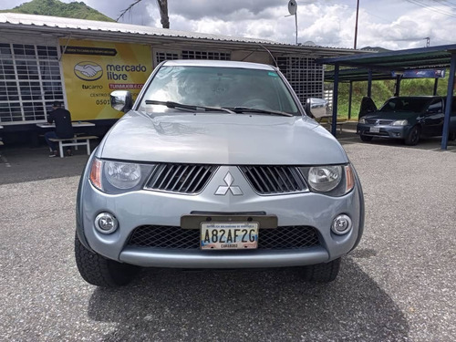 Imagen 2 de 11 de Mitsubishi L200 Sportero