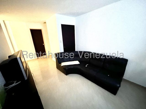Ana Karina Molleja Vende Hermoso Apartamento En Club Hipico Las Trinitarias Barquisimeto, Lara /akm