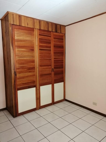 Imagen 5 de 7 de Apartamento Cerca De La Clínica De Coronado
