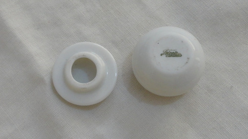 Caixinha Em Porcelana Teixeira Com Monograma M E (Usado)