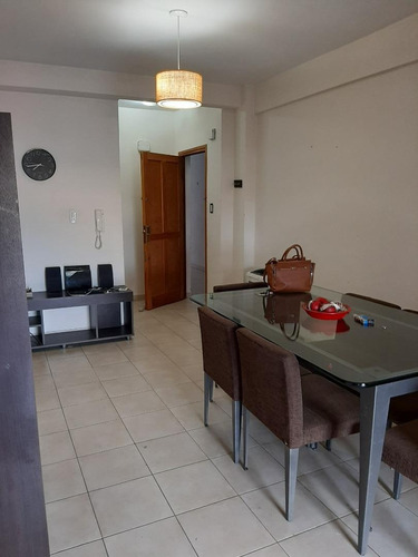 Imagen 3 de 7 de Departamento En El Centro De Campana