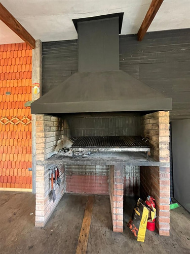 Casa En Venta De 5 Dorm. Más Quincho En Puerto Varas
