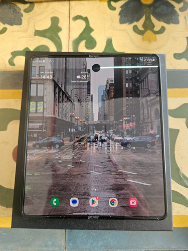 Samsung Galaxy Z Fold5 512 Gb Preto Com Detalhes Na Tela Preto (Usado)