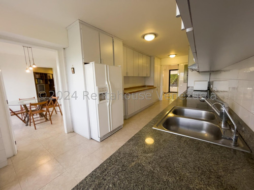 Los Chorros !! Impactante Apartamento, 401 M2, 4 Hab., 4 Baños, 5 Pe, Increíble Vista Al Ávila, Bella Y Amplia Cocina, Pisos De Mármol, 3 Terrazas, Estudio. Edf. Con Hermosa Arquitectura, Pozo De Agua