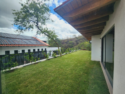 Venta Casa Tulipanes V De 4 Habitaciones Con Baño, Amueblada, Equipada Con Enorme Jardín Y Alberca Climatizada En Fracc Rancho San Diego Ixtapan De La Sal Edomex