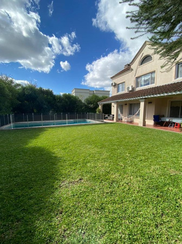 Imagen 3 de 14 de Casa Venta 3 Dormitorios En Glorietas