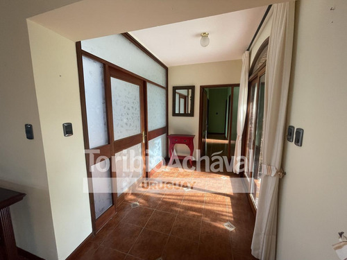 Excelente Casa De 4 Dormitorios A Pasos De Rambla Costanera