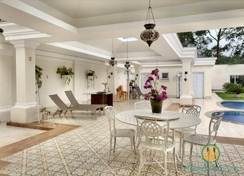 Imagem 5 de 15 de Cond. Euroville - Belíssima Casa Em Estilo Neoclássico Com Fino Acabamento! - M850