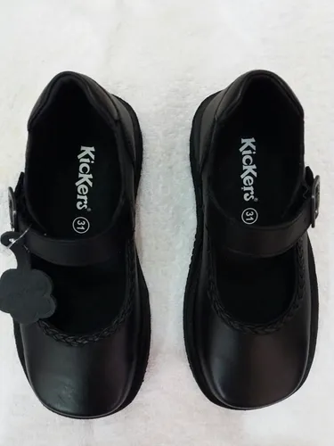 Bellos Zapatos Colegiales