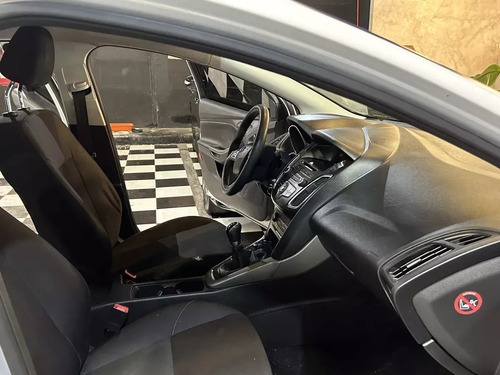 Ford Focus III 1.6 Sedan S