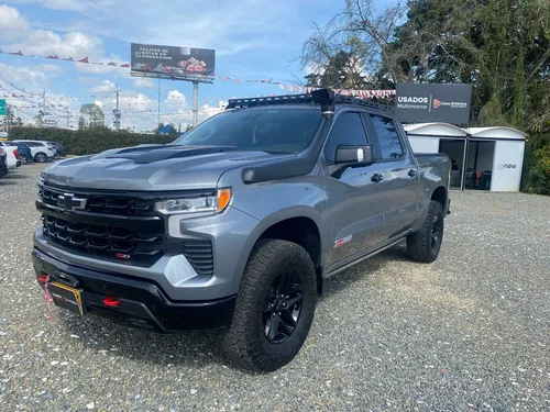 Chevrolet Silverado Z71 AT 4X4 6.2