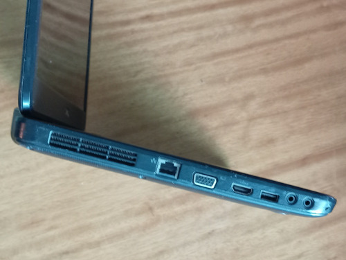 Lap Top Dell Negra Core I3 500 Disco 4 Ram Con Detalle!!! (Usado)