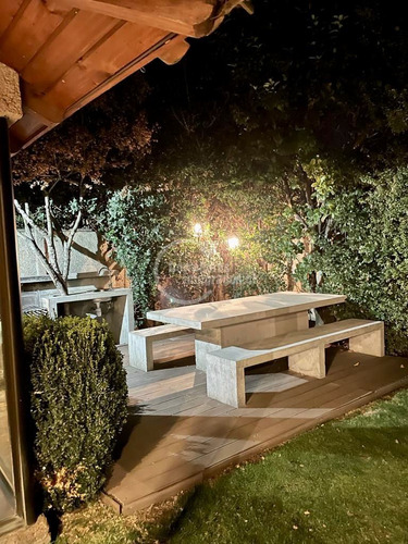 Casa En Venta De 5 Dorm. En Lo Barnechea