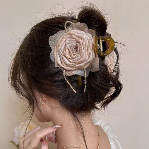 Elegante Accesorio De Verano Con Forma De Pinza Para El Pelo