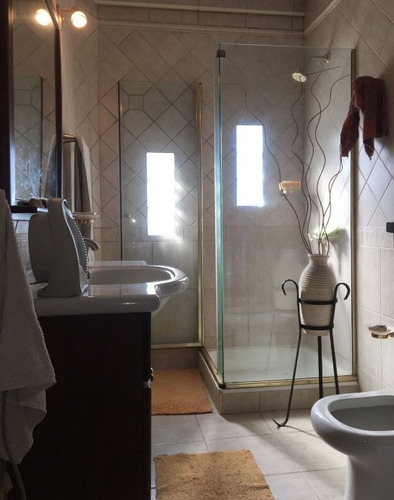 Imagen 5 de 6 de Chalet En Venta Cond En Ituzaingo Norte