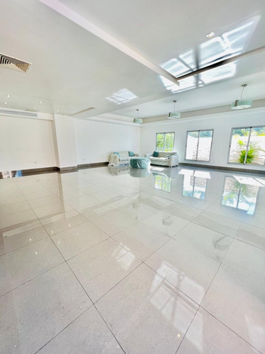 Imagen 3 de 14 de Apartamento En Alquiler En Bella Vista Con Linea Blanca