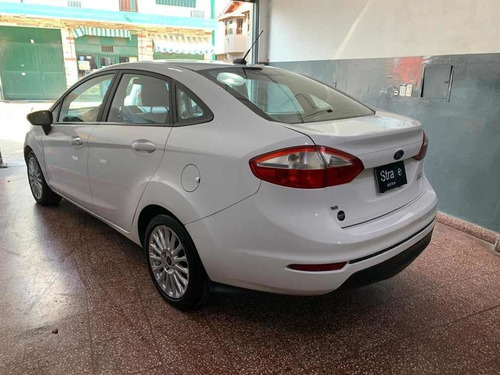 Ford Fiesta Kinetic Design 1.6 Sedan Se Plus 120cv 2016