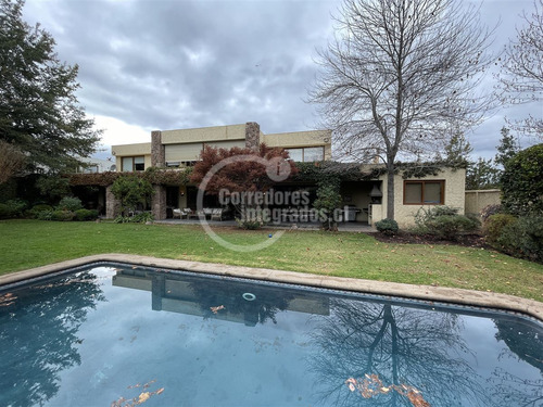 Casa En Venta De 6 Dorm. En Lo Barnechea