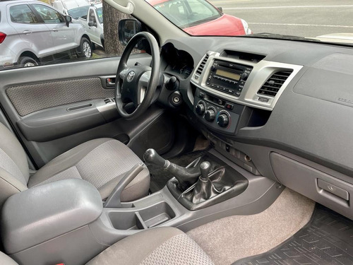 Imagen 9 de 11 de Toyota Hilux 3.0 D Sr 4x4 2013