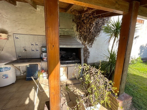 Imagen 3 de 9 de Venta - Casa 5 Ambientes, Bajo El Precio!