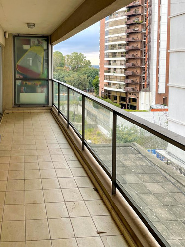Oportunidad De Inversión, Monoambiente Dividido Con Amplio Balcón En Pleno Barrio Martin