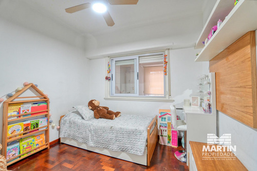 Casa En Venta En Olivos 4 Ambientes, 2 Dormitorios Con Vestidor, Patio Propio. A 2 Cuadras De Av.