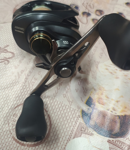 Carretilha Shimano Curado 200 Xg Verde-escuro Direito