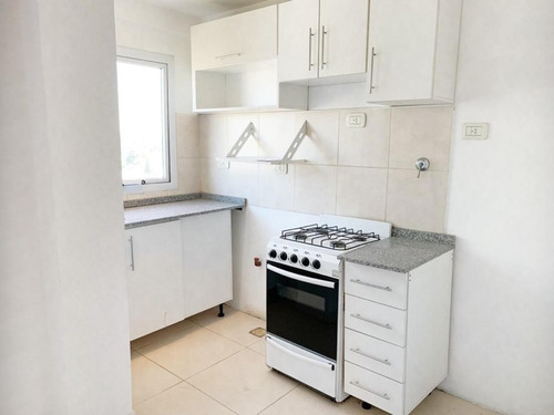 Imagen 6 de 14 de Departamento De 2 Ambientes Con Cochera