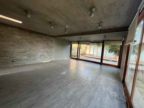 Arriendo De Moderna Casa Con Grandiosa Vista A La Ciudad