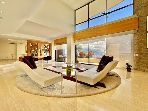 Ph De Lujo En Venta 1100 M2 En Colinas De Valle Arriba