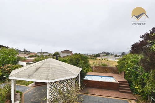 Se Vende Casa 6d 3b Con Estacionamiento. Algarrobo.