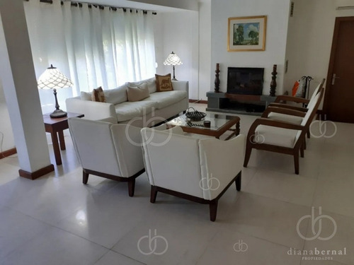 Imagen 4 de 14 de Punta Del Este, 4 Dormitorios Y Dependencias Con Piscina Climatizada. - Ref: 54061