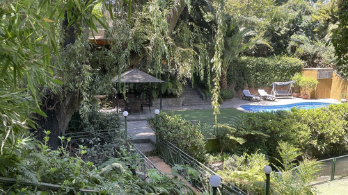 Casa En Venta De 5 Dorm. En Lo Barnechea