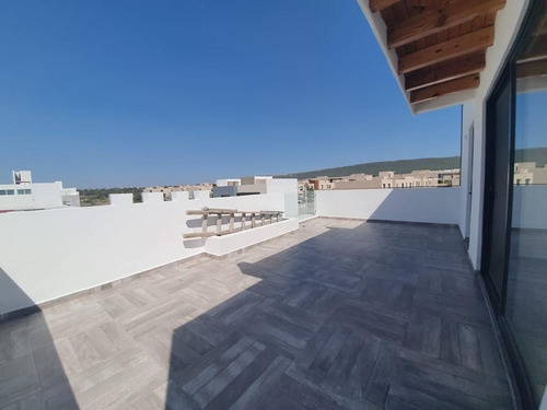 Estrena Casa En El Refugio, 3 Niveles, Roof Garden, De Lujo !!