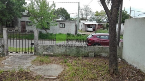 En Dos Padrones, Cuatro Viviendas Y Terreno. - Ref: 48