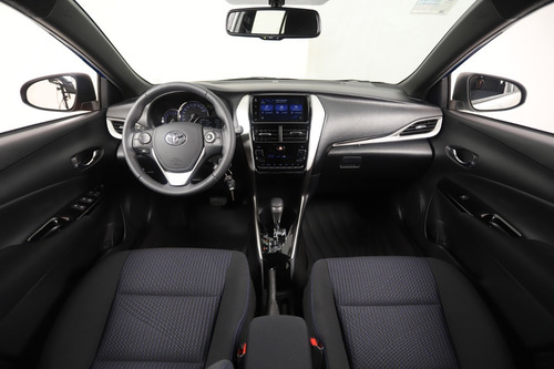 Imagen 8 de 15 de Toyota Yaris 1.5 107cv Xls Cvt 4p My22