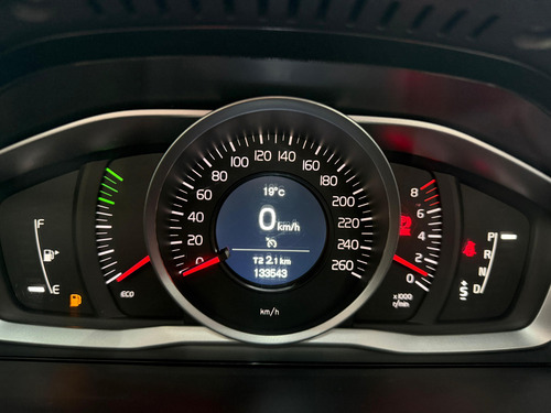 Volvo XC60 2.0 T5 KINETIC GASOLINA 4P AUTOMÁTICO
