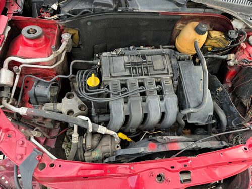 Renault Clio Sedan 1.0 16v 70cvs Gasolina 2004/2005-peças