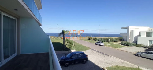 Apartamento En Venta, Frente Al Mar, Playa Mansa, 1 Dormitorio Y Medio Punta Del Este