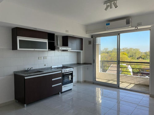 Imagen 4 de 10 de Departamento - Lanús Este