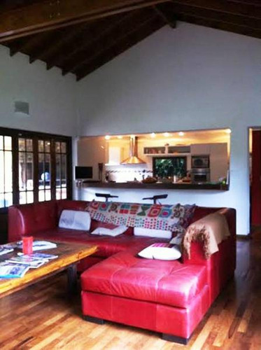 Excelente Casa En Venta En San Isidro Lomas De Santa Rita Sobre Calle Cortada