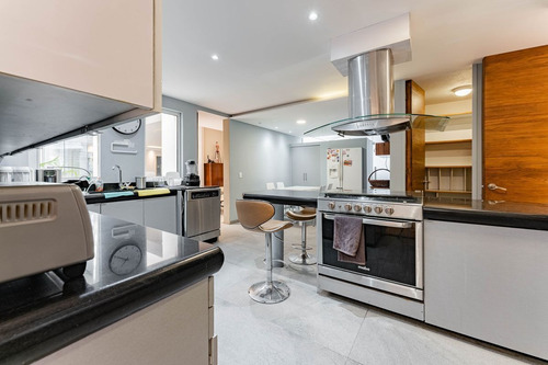 Imagen 10 de 24 de Extraordinaria Casa En Venta Y Renta Con Jardín En Lomas De