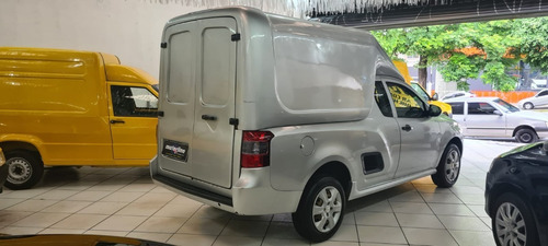 Imagem 4 de 11 de Chevrolet Montana Ls 1.4 2019 Prata Ar E Direção