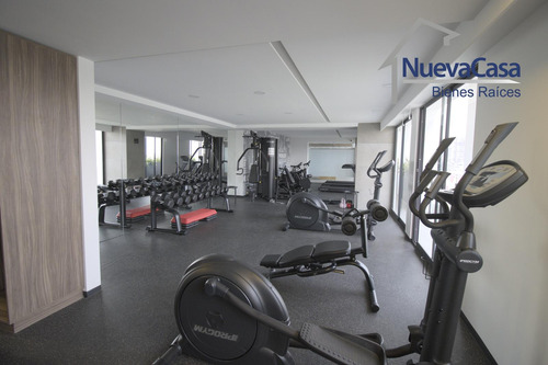 Estrena! Departamento A La Venta, Ubicado Sobre Universidad, Col. Del Valle.