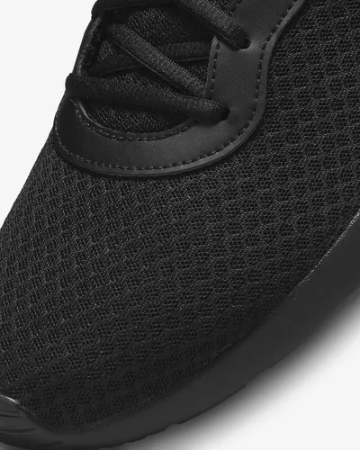 Nike men's tanjun sales athletic shoes