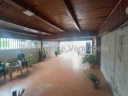 Amplio Apartamento En Venta Urb San Isidro, Maracay 25-13106 Hc