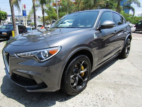 Imagen 1 de 12 de 2019 Alfa Romeo Stelvio Quadrifoglio